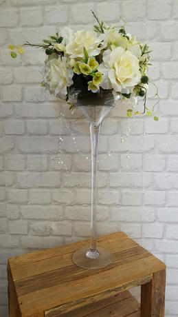 Location-decoration-salle-table-Composition-Vase-Fleurs